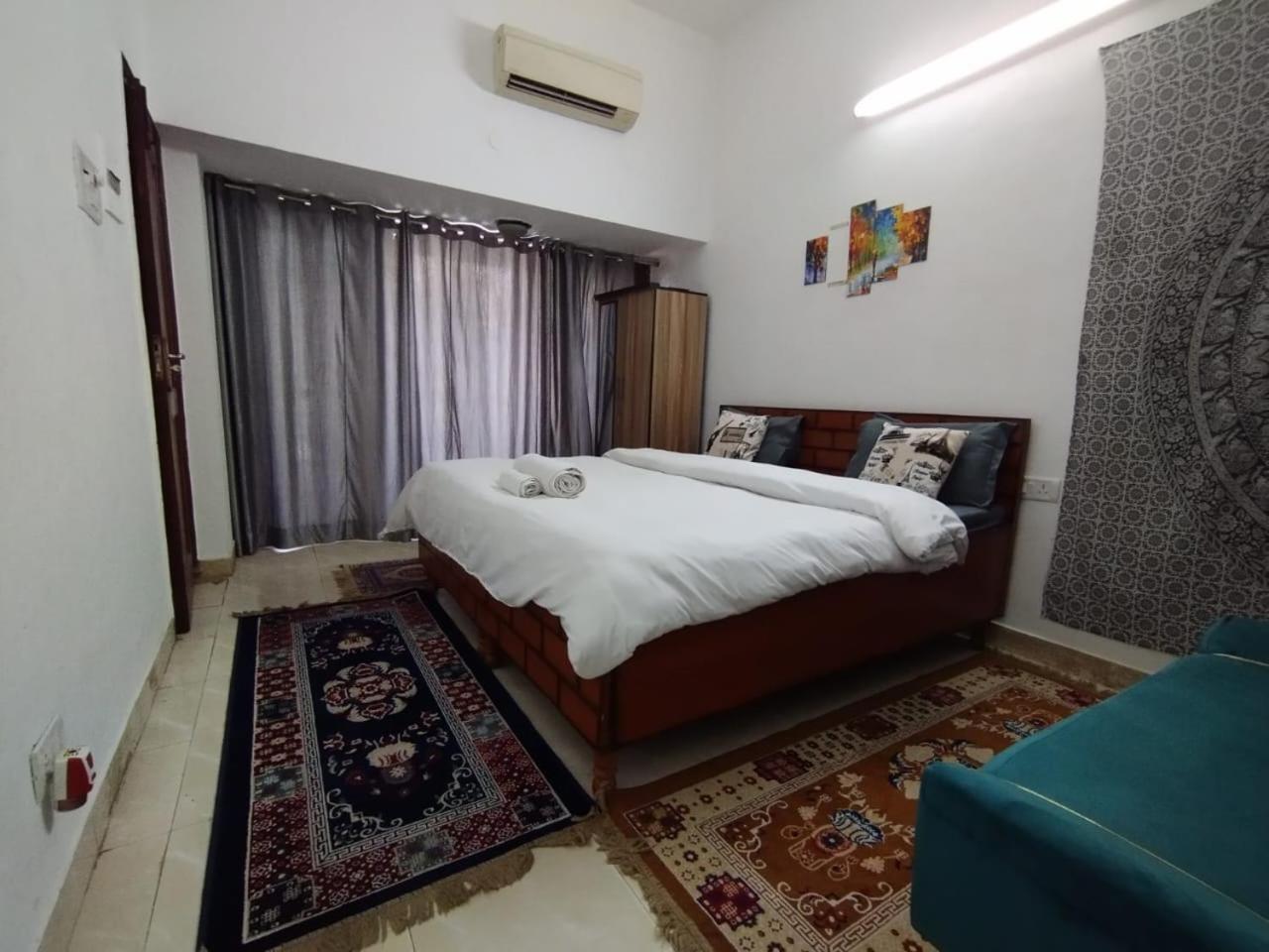 A Sleepy Fox Hostel Нью-Дели Экстерьер фото